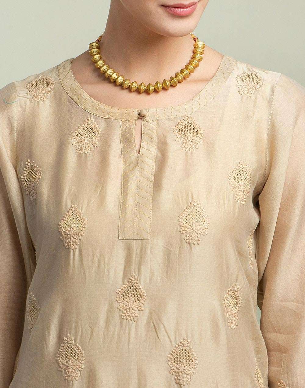 Metal NESM 19 Necklace Set