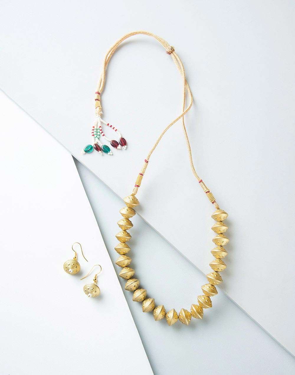 Metal NESM 19 Necklace Set