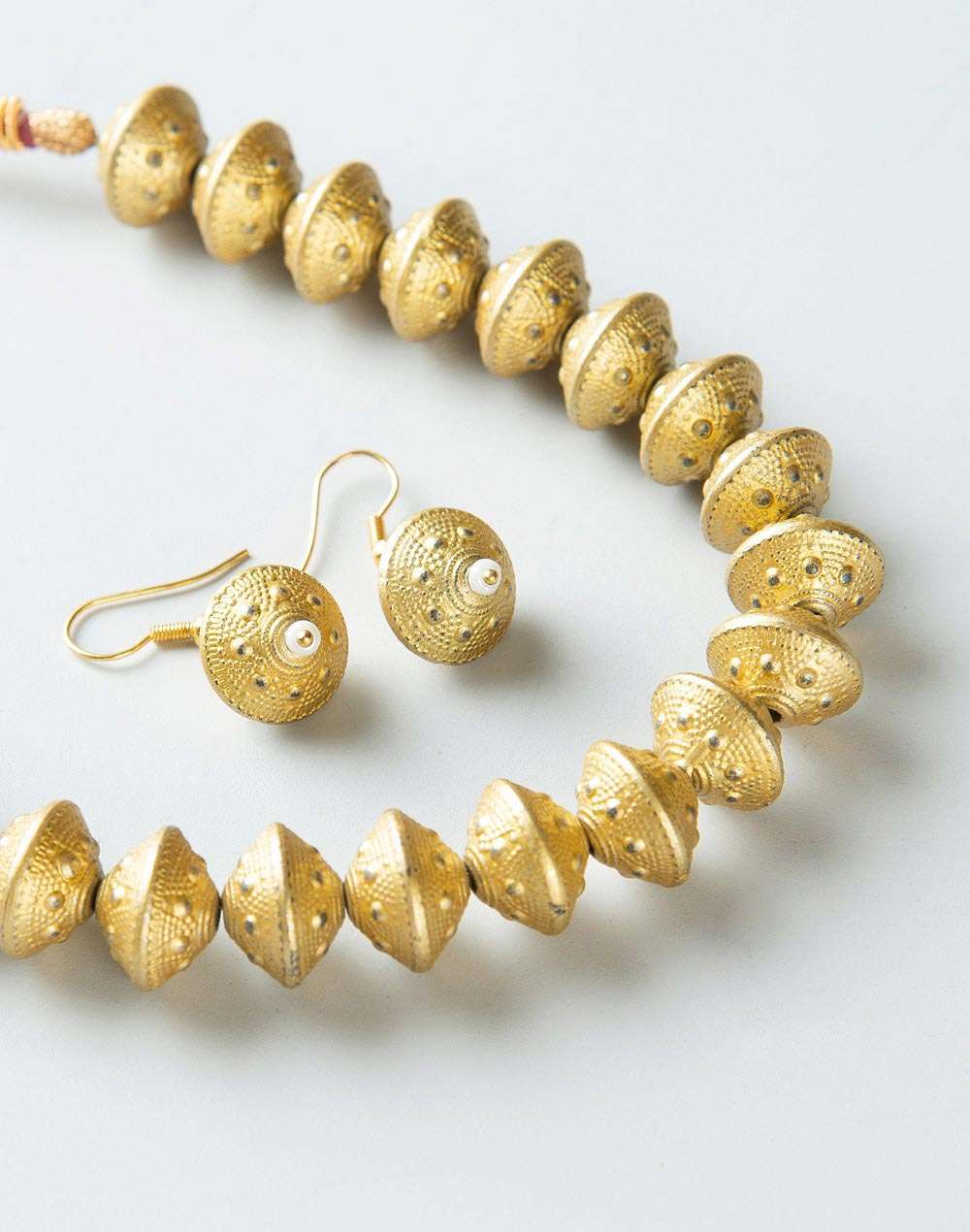 Metal NESM 19 Necklace Set