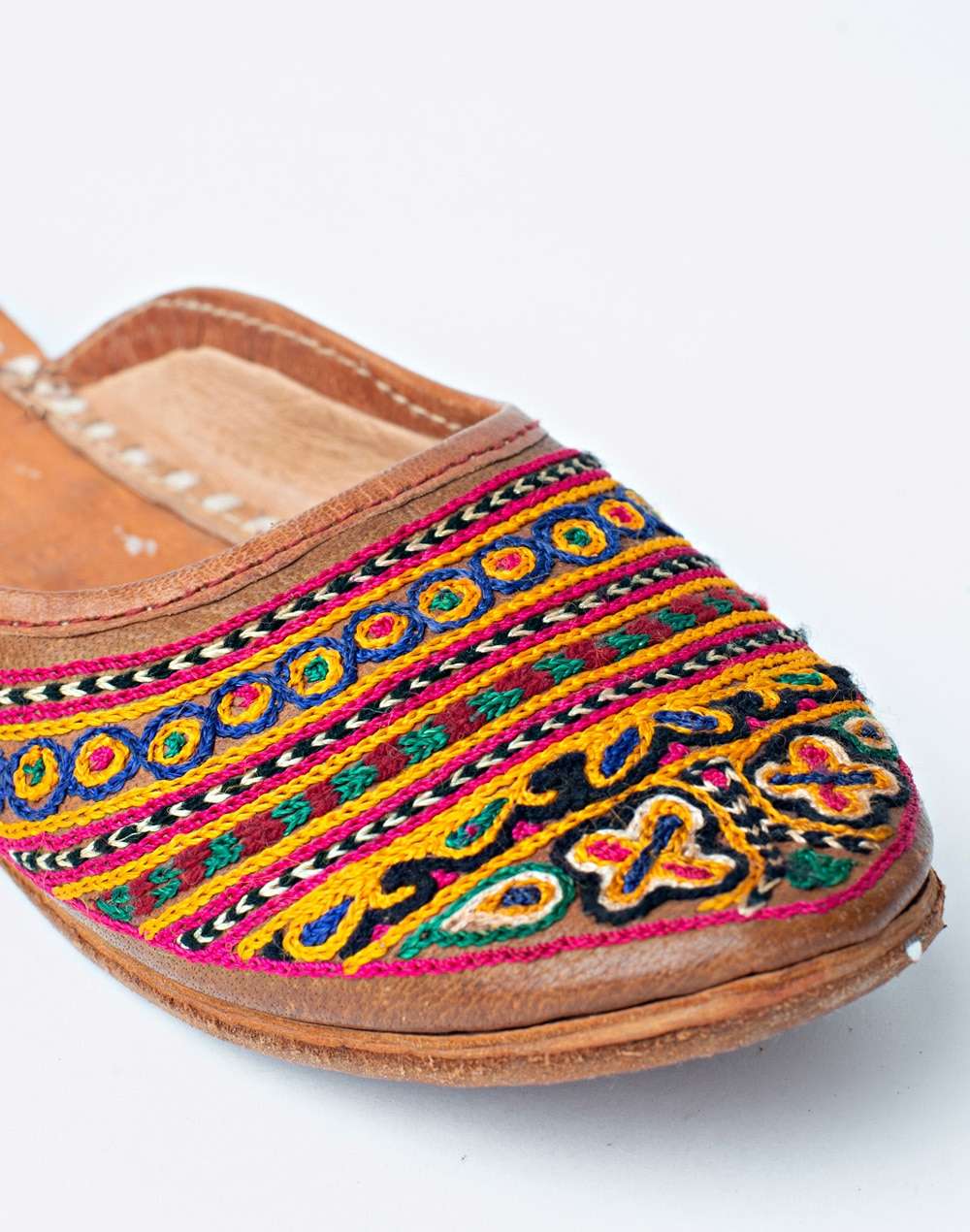 Leather Embroidered Open Juttie