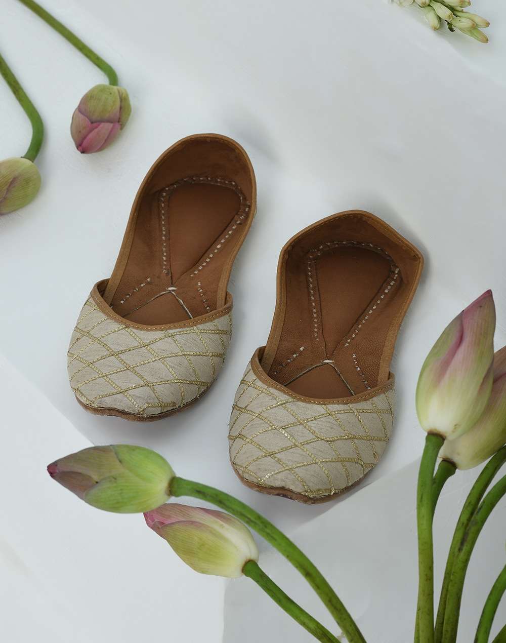 Leather Fabric Gotapatti Juttie