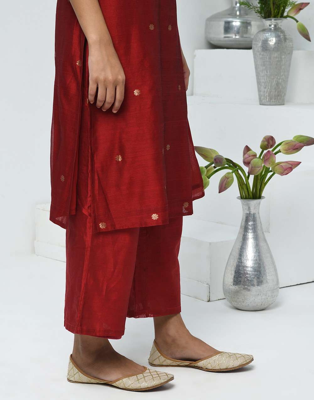 Leather Fabric Gotapatti Juttie