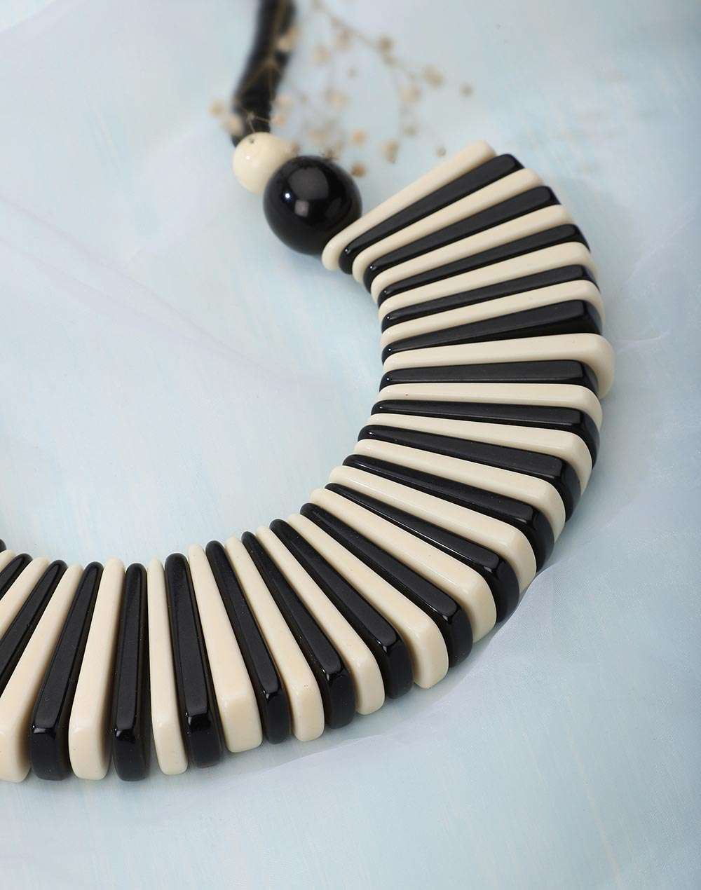 FabNu Metal Black Princess Necklace
