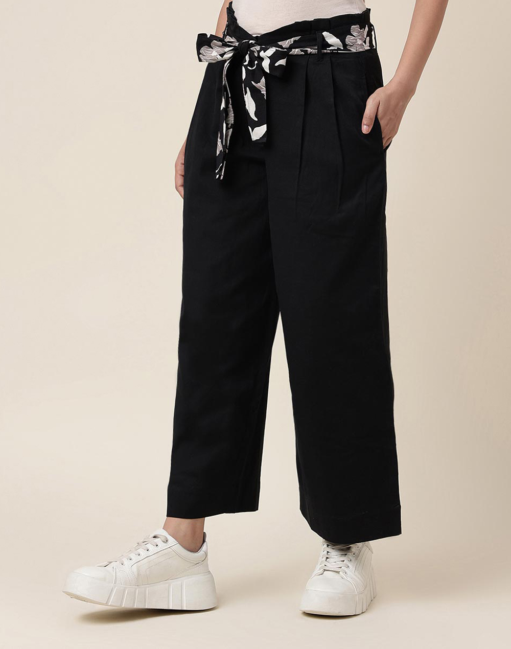 White Cotton Ankle Length Tapered Casual Pant
