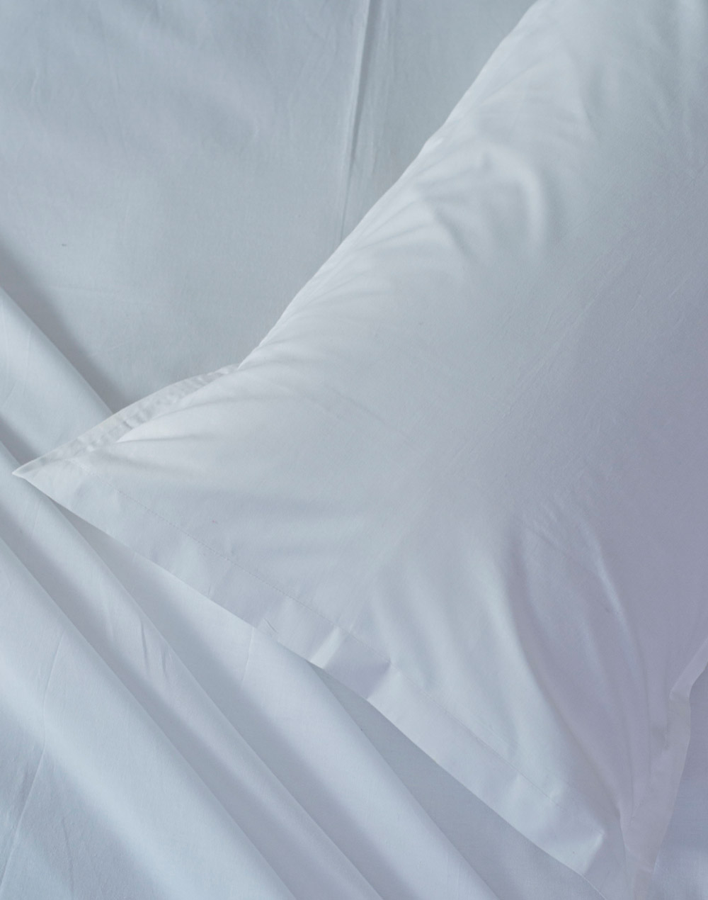 White Cotton Single Bed Sheet Set With 1 Pillow Cover