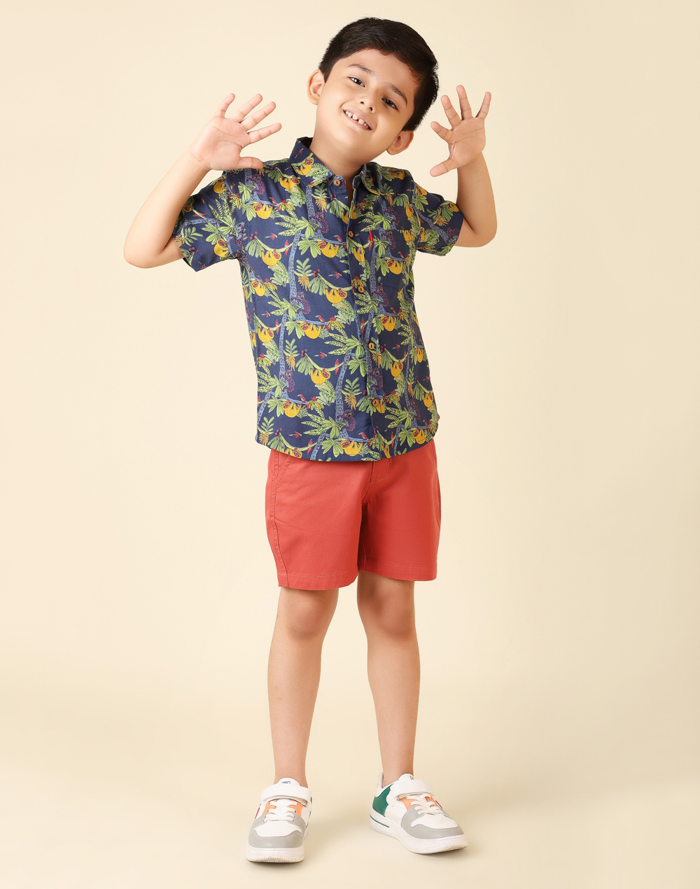 Red Cotton Blend Woven Shorts With Horn Button Red Cotton Blend Woven Shorts With Horn Button