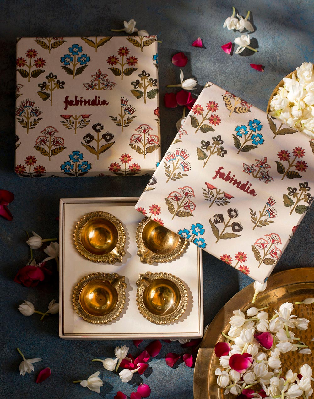 Brass Mivaan Oval Diya Gift Set Brass Mivaan Oval Diya Gift Set