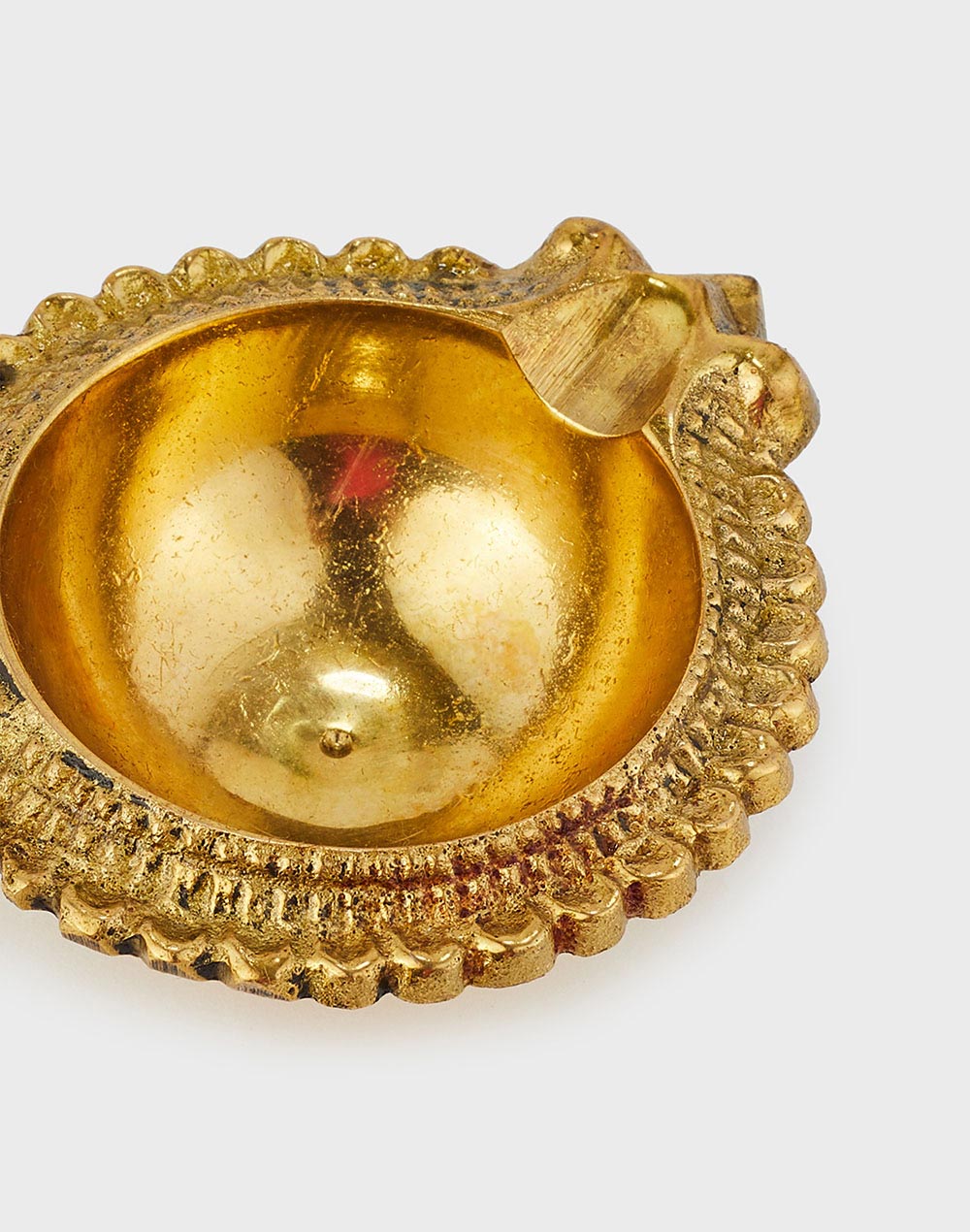 Brass Mivaan Oval Diya Gift Set Brass Mivaan Oval Diya Gift Set
