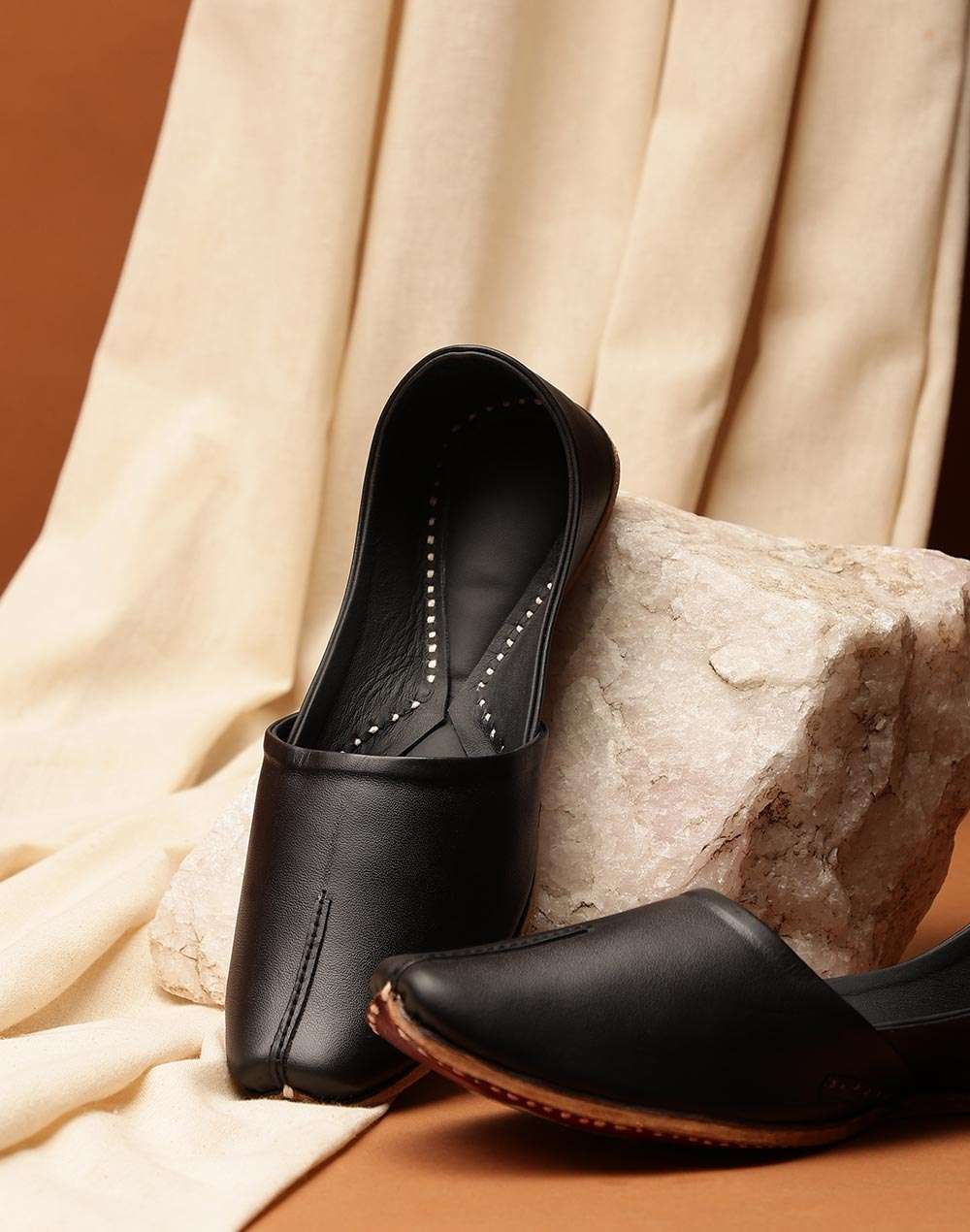 Punjabi Jutti Men Loafer Juti Buy Black Leather Juttie For Men