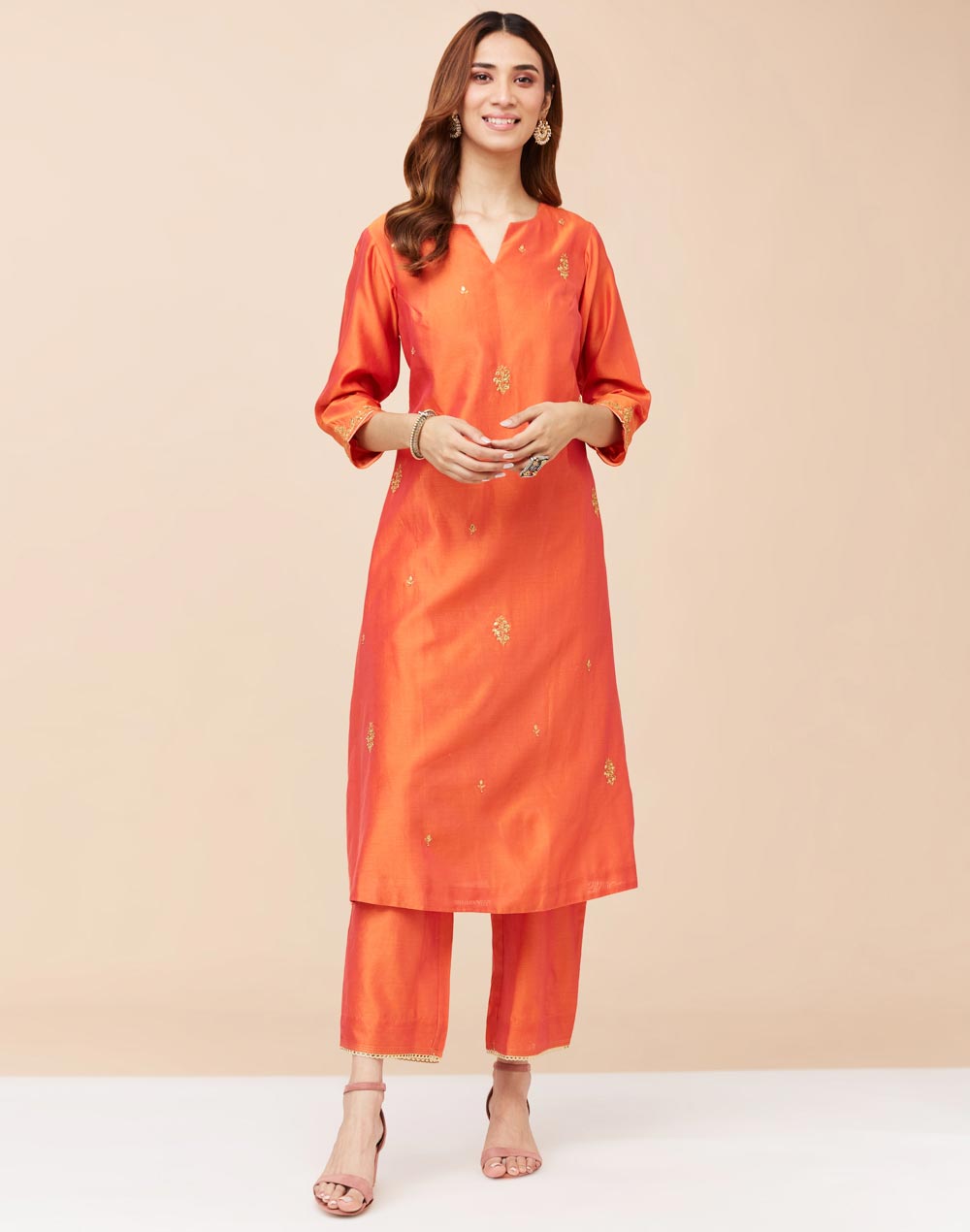 Buy Women Indian Sets For Diwali Online at Best Price - Fabindia