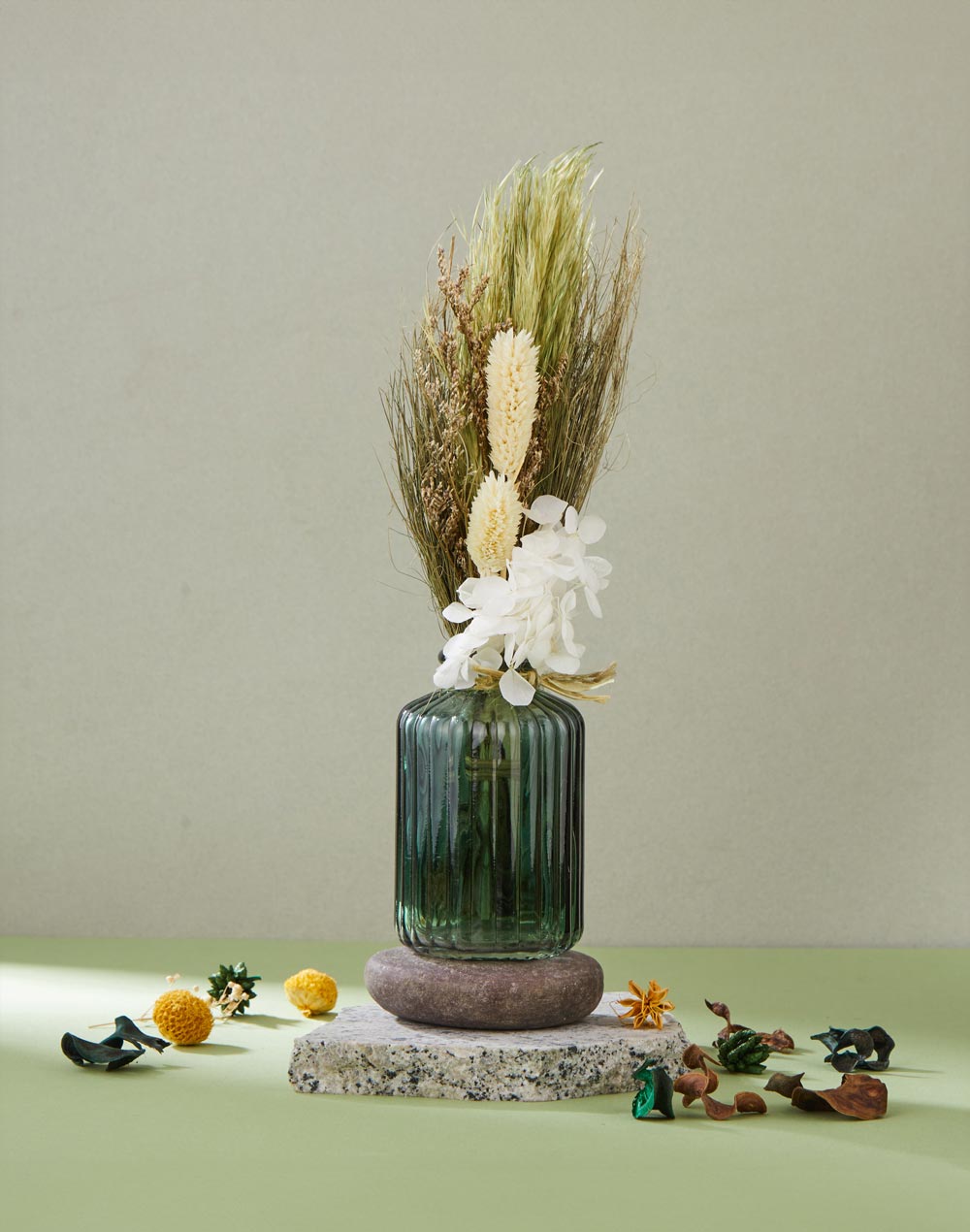 Green Dried Flowers Gulmohar Bud Vase With Flower