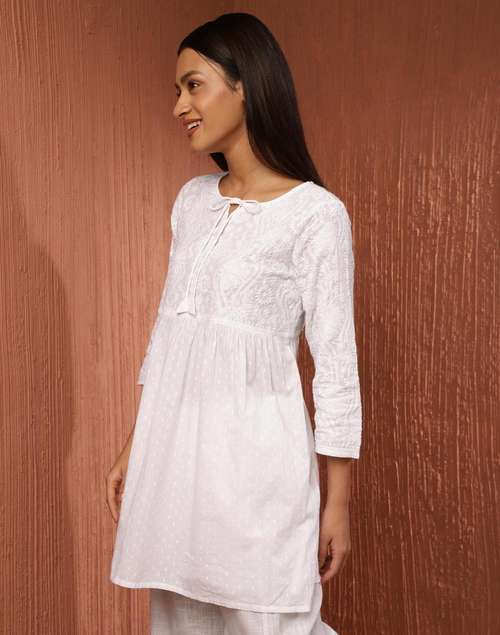 Buy White Cotton Chikankari Tunic For Women Online At Fabindia 20128136 buy-white-cotton-chikankari-tunic-for-women-online-at-fabindia-20128136