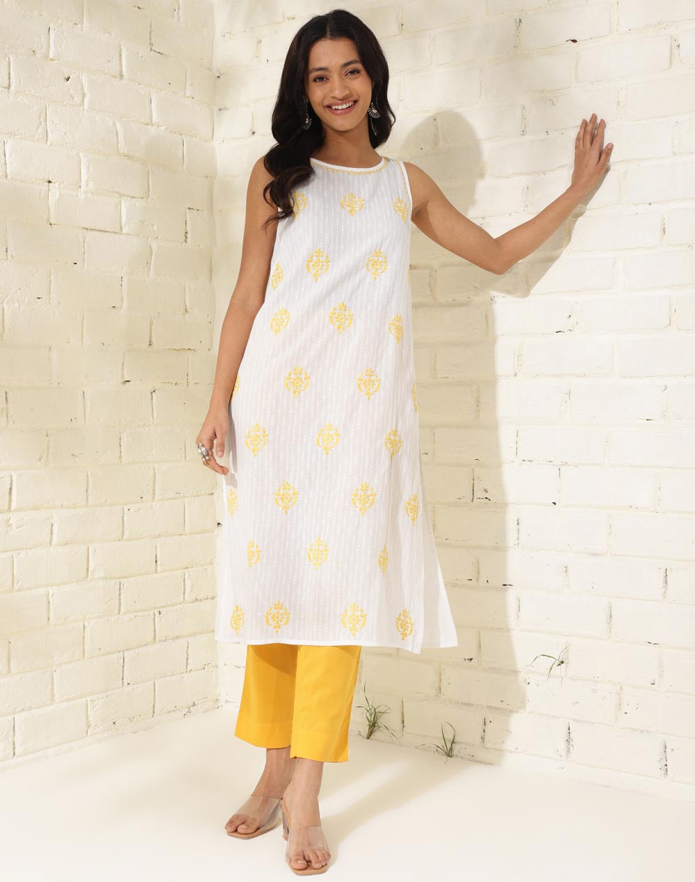 Trendy Round Neck designer Cotton Kurta With Bottom – Joshindia