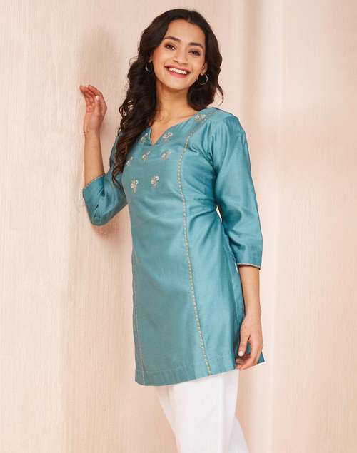 Teal Silk Blend Embroidered Slim Fit Short Kurta Teal Silk Blend Embroidered Slim Fit Short Kurta