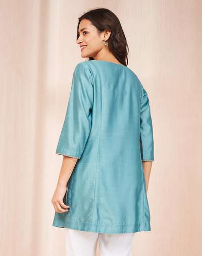 Teal Silk Blend Embroidered Slim Fit Short Kurta Teal Silk Blend Embroidered Slim Fit Short Kurta