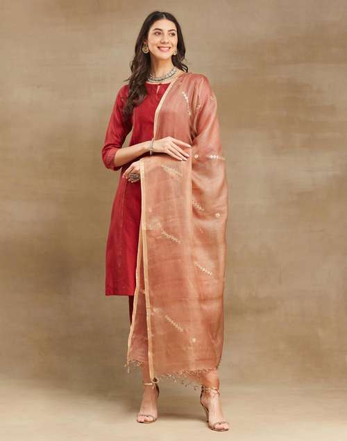 Pink Silk Blend Embroidered Dupatta Pink Silk Blend Embroidered Dupatta