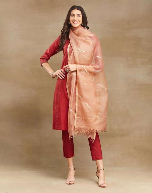 Pink Silk Blend Embroidered Dupatta Pink Silk Blend Embroidered Dupatta