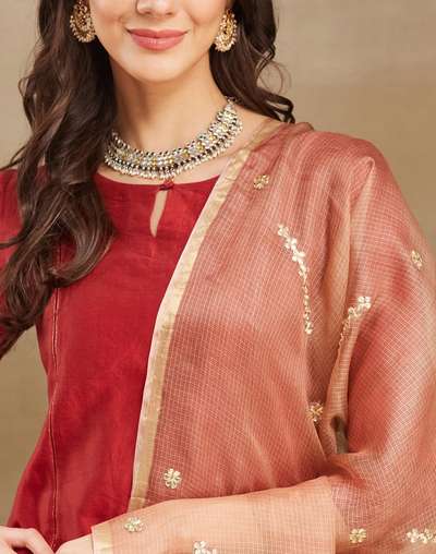 Pink Silk Blend Embroidered Dupatta Pink Silk Blend Embroidered Dupatta