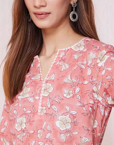 Pink Cotton Hand Block Printed Slim Fit Short Kurta Pink Cotton Hand Block Printed Slim Fit Short Kurta