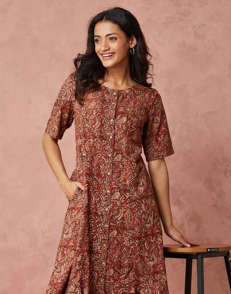 Orange Cotton Kalamkari Printed Peony Ruffle Midi Dress at Fabindia Orange Cotton Kalamkari Printed Peony Ruffle Midi Dress at Fabindia