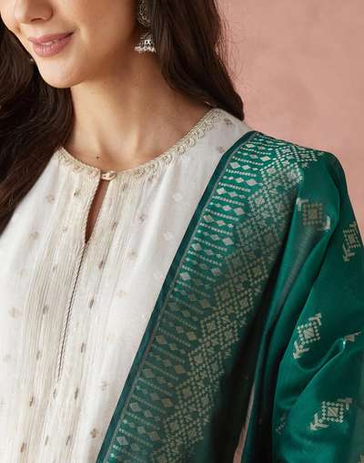 Green Cotton Silk Blend Banarsi Dupatta Green Cotton Silk Blend Banarsi Dupatta