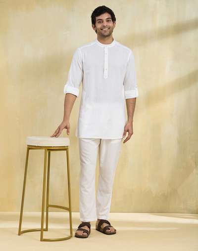 White Cotton Checks Slim Fit Short Kurta White Cotton Checks Slim Fit Short Kurta
