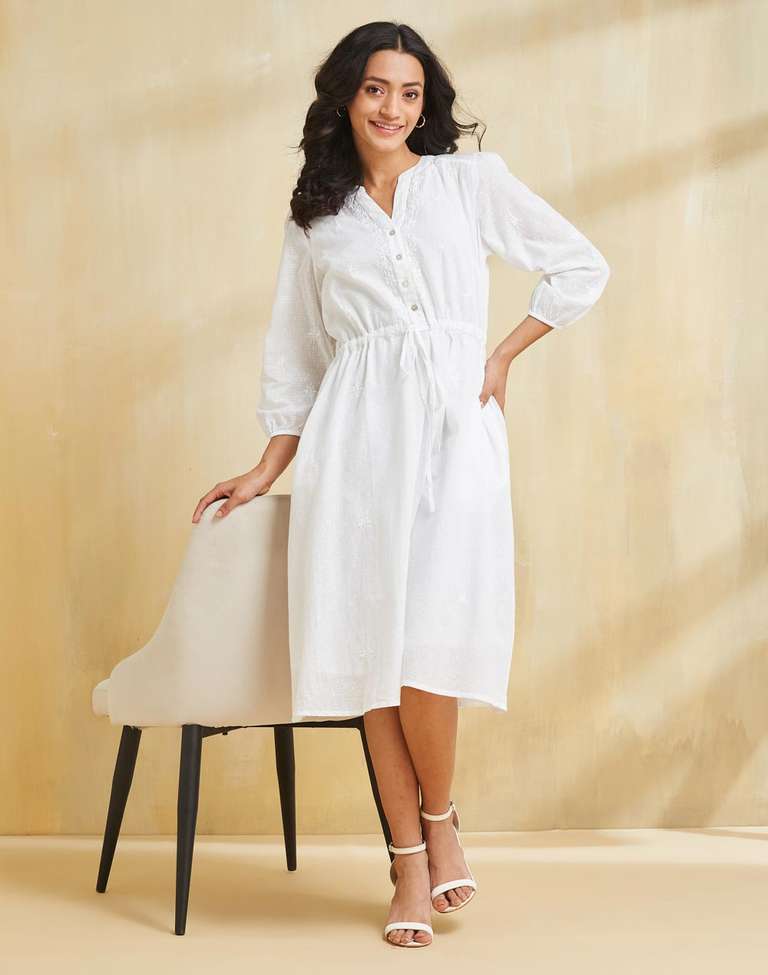 Buy White Cotton Chikankari Midi Dress for Women Online at Fabindia | 20207955 Buy White Cotton Chikankari Midi Dress for Women Online at Fabindia | 20207955