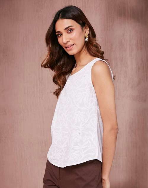 White Cotton Chikankari Top White Cotton Chikankari Top