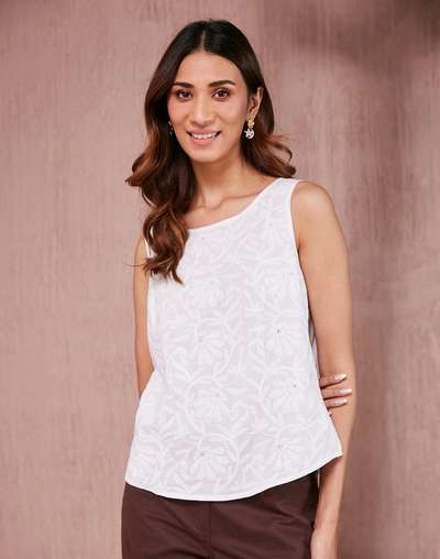 White Cotton Chikankari Top White Cotton Chikankari Top