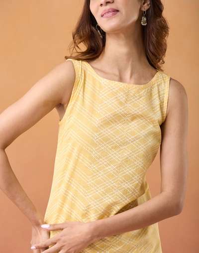 Yellow Cotton Slim Fit Printed Knee Length Kurta Yellow Cotton Slim Fit Printed Knee Length Kurta