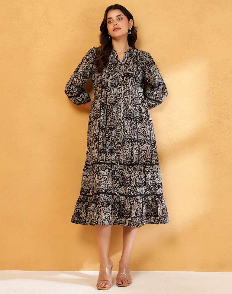 Buy Black Cotton Kalamkari Printed Midi Dress for Women Online at Fabindia | 20211779 Buy Black Cotton Kalamkari Printed Midi Dress for Women Online at Fabindia | 20211779