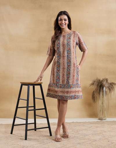 fabindia party wear dresses There are certain attire that impart a SUBLIME feeling the moment you touch and feel them. This beautiful Kurta from Fabindia's Rajwada collection is one such work of fine and sublime craftsmanship