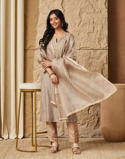 kurta ladies dress Lurex One Color Ladies Kurta Combo at 205/piece in Vadodara