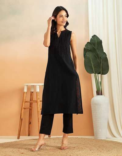 Ethnic Wear for Women - Buy Ethnic Dresses & Suits Online | Fabindia Ethnic Wear for Women - Buy Ethnic Dresses & Suits Online | Fabindia